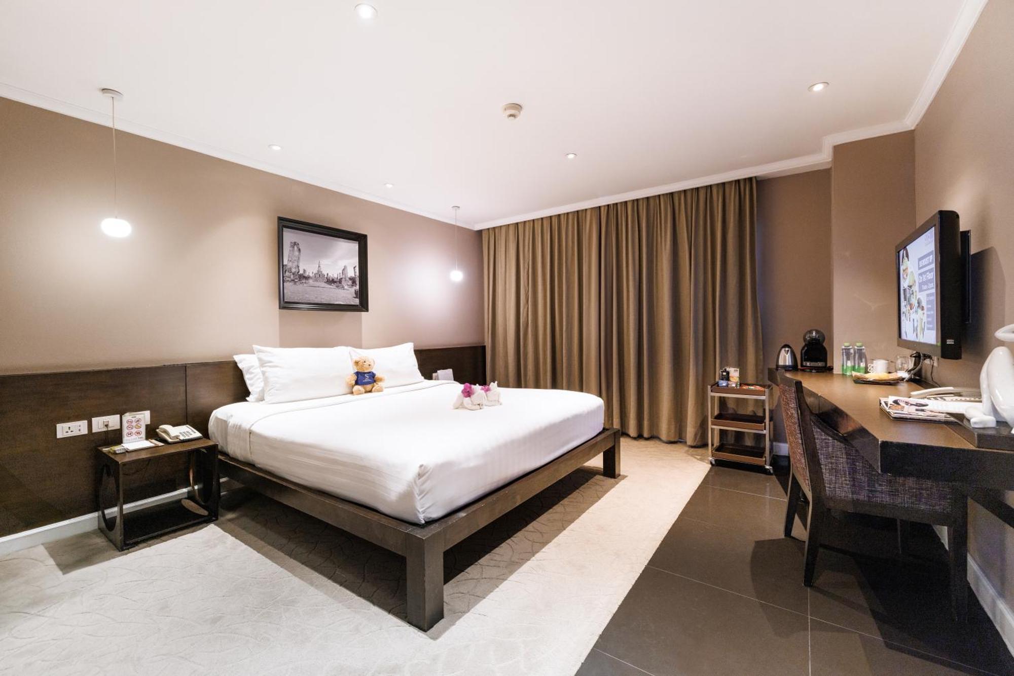 Deluxe Double or Twin Room