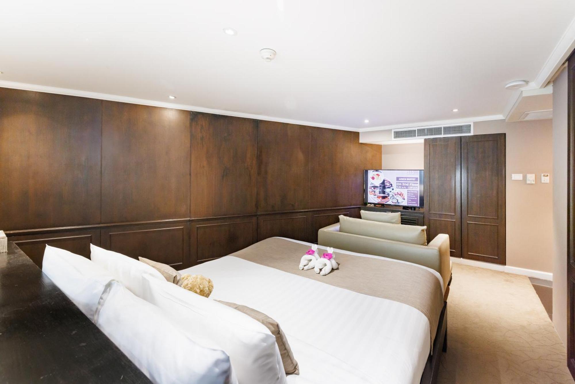 Jacuzzi Suite Double Room